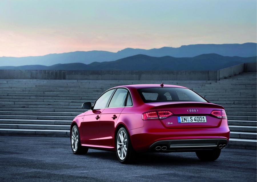  Audi S4 Sedan (B8, 8K) 2009 года  (WW) (фото 38 из 55)